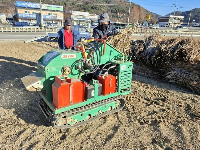 포천시, 영농 부산물 파쇄 지원으로 산불 예방·미세먼지 저감 나선다
