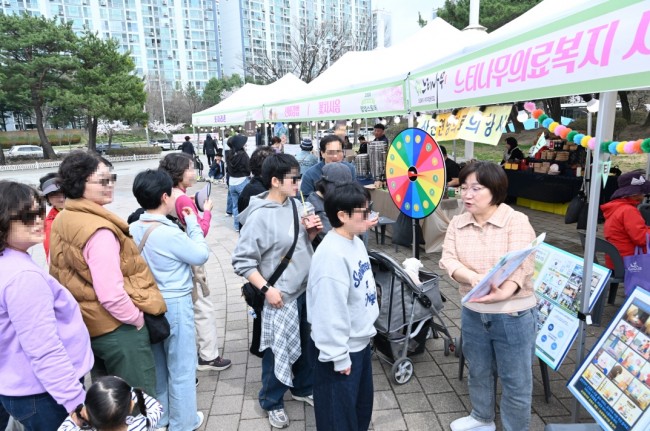 구리시, '벚꽃 아래 사회적경제 팝업스토어' 성황리 개최
